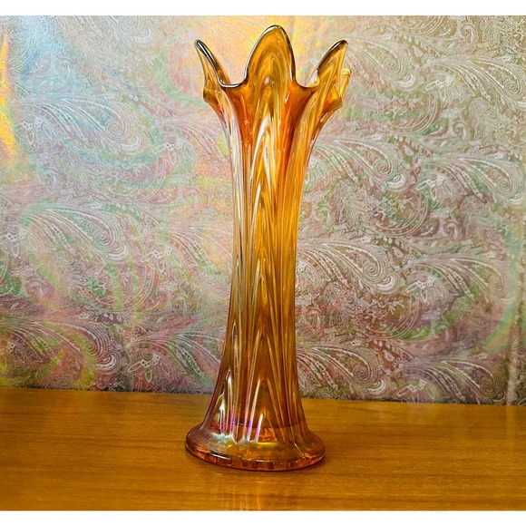 Fenton Boggy bayou 10” tall swing marigold and iridescent carnival glass vase - Picture 9 of 10